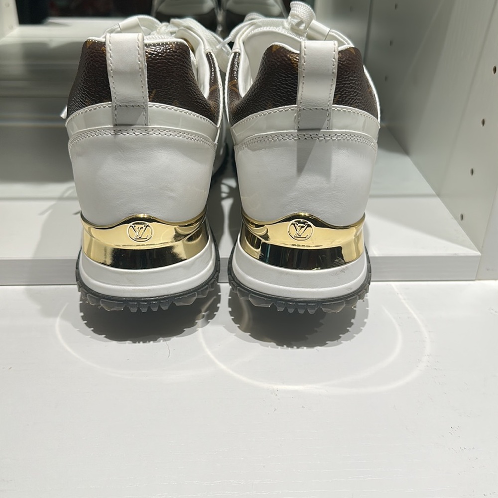 Louis Vuitton Runaway Sneaker - Picture 3 of 6